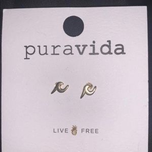 Pure vida earrings new